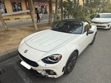 Abarth 124 Spider