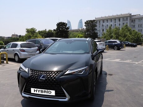 Lexus UX 250h 2021