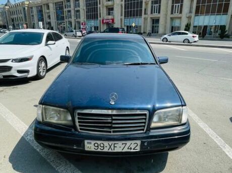 Mercedes C 200