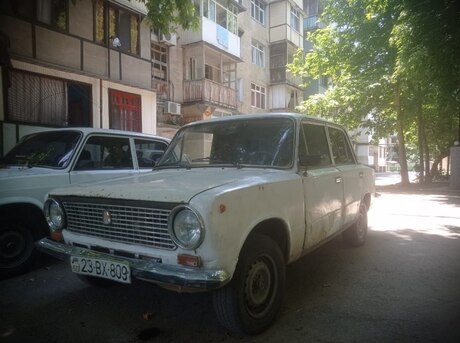 LADA (VAZ) 2111 1981