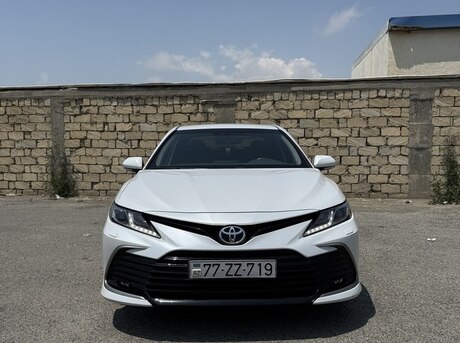 Toyota Camry 2021