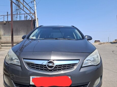 Opel Astra 2011