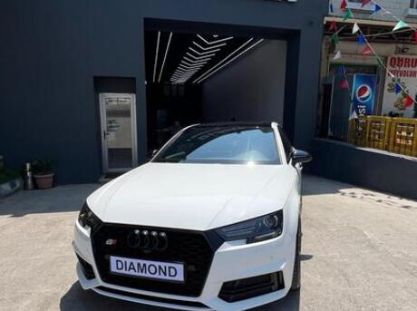 Audi A4 2018