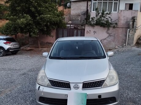 Nissan Tiida 2007