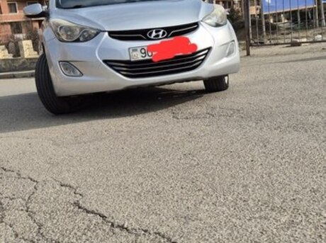 Hyundai Elantra 2012