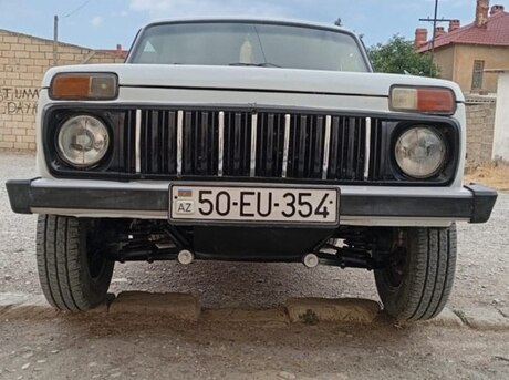 LADA (VAZ) Niva 2011