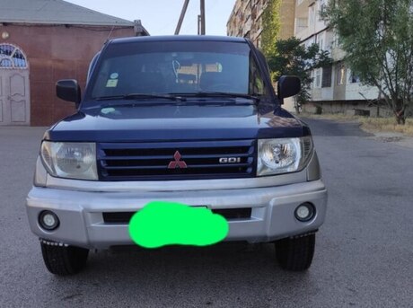 Mitsubishi Pajero io