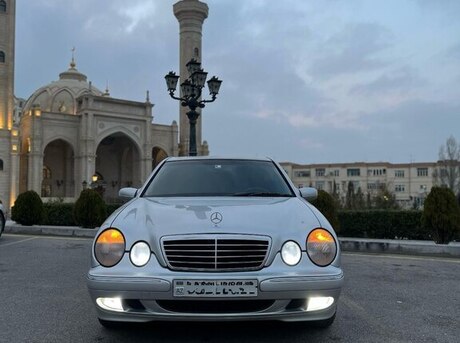Mercedes E 270 2001