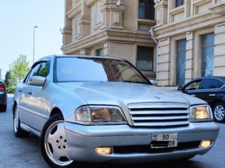 Mercedes C 240