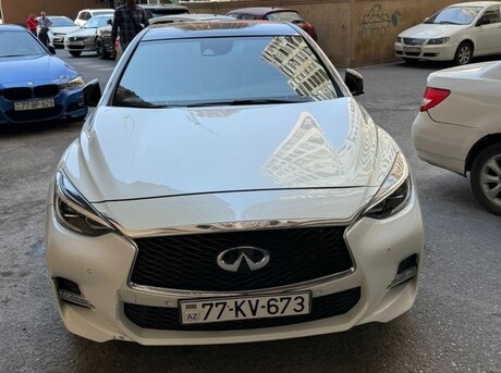 Infiniti Q30 2018