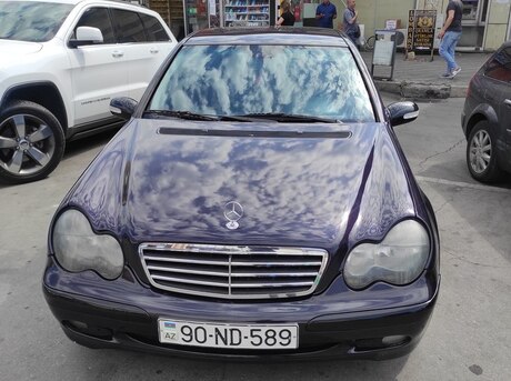 Mercedes C 200