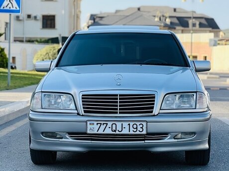 Mercedes C 200