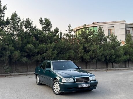 Mercedes C 200