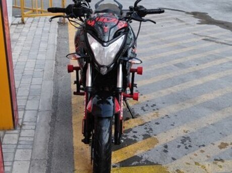 Bajaj Pulsar NS 200