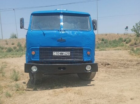 MAZ 5549
