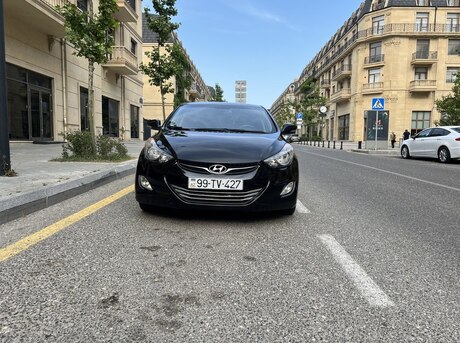 Hyundai Elantra 2011