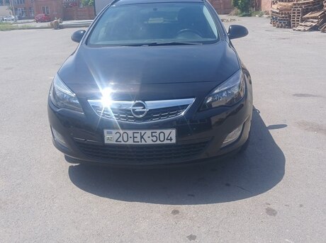 Opel Astra 2011