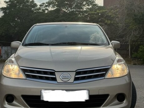 Nissan Tiida 2011