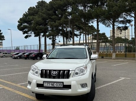 Toyota Land Cruiser Prado 2011