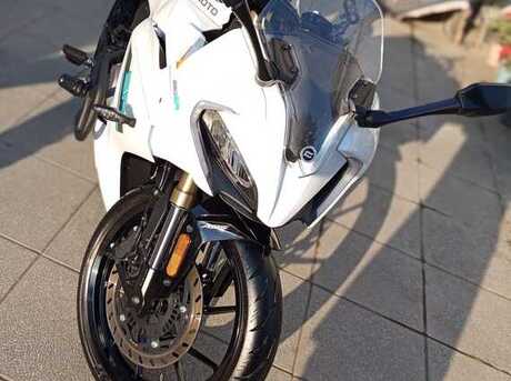 CFMOTO 250 SR 2024