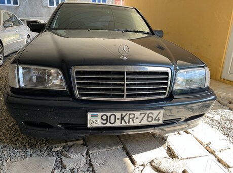 Mercedes C 200