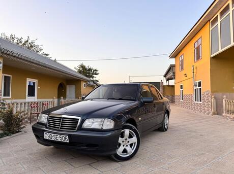 Mercedes C 240