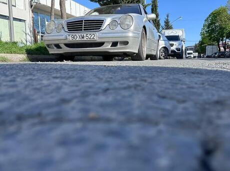 Mercedes E 240 2001
