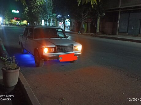 LADA (VAZ) 2107 2004