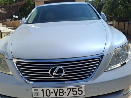 Lexus LS 460