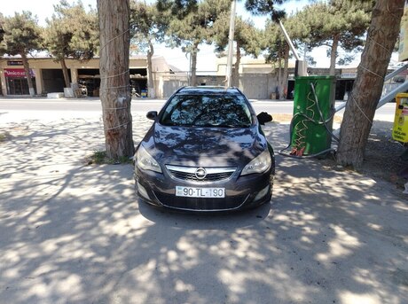 Opel Astra 2012