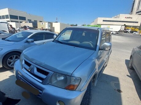Mitsubishi Pajero 2005