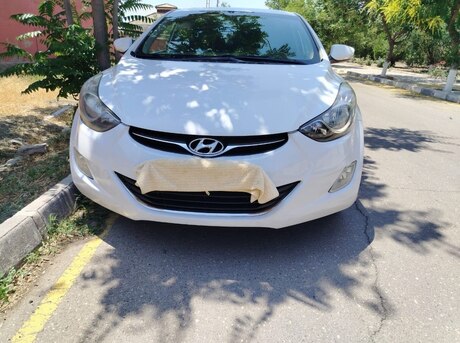 Hyundai Elantra 2011