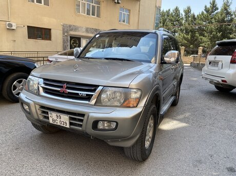 Mitsubishi Pajero 2003