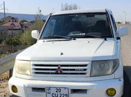 Mitsubishi Pajero io 1998