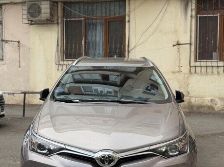 Toyota Auris 2015