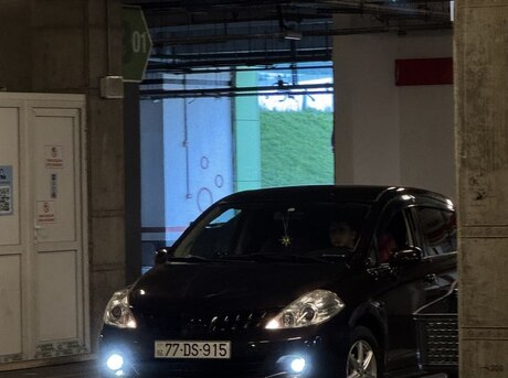 Nissan Tiida