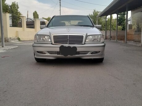Mercedes C 200