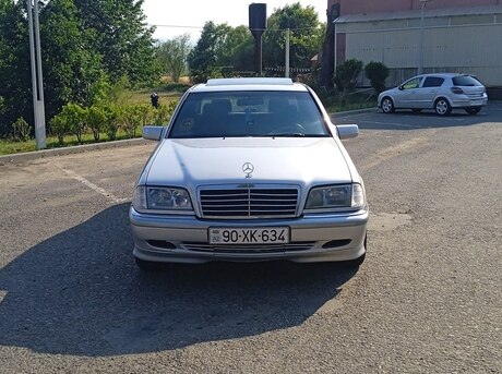 Mercedes C 200