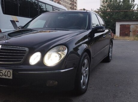 Mercedes E 240 2003