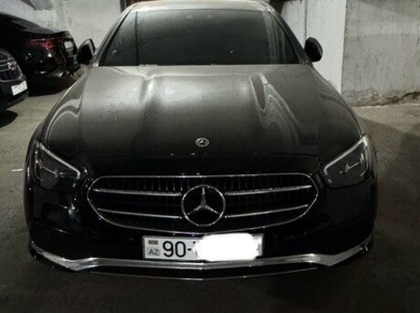 Mercedes E 300 e