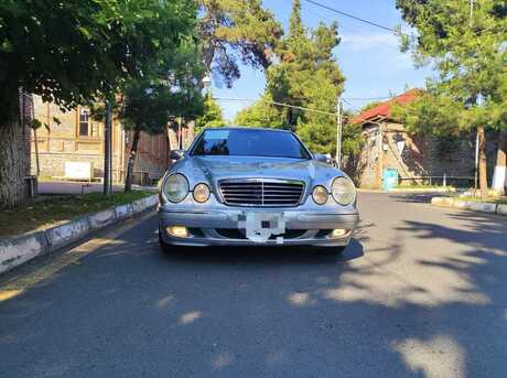 Mercedes E 240 2001