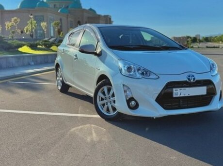 Toyota Aqua 2015