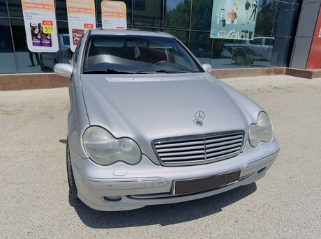 Mercedes C 200