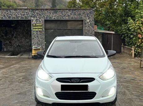 Hyundai Accent 2011