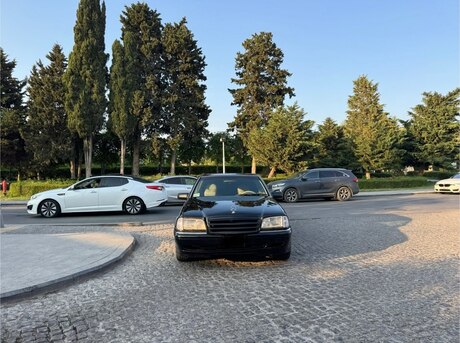 Mercedes C 230