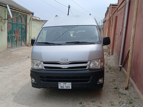 Toyota HiAce 2011