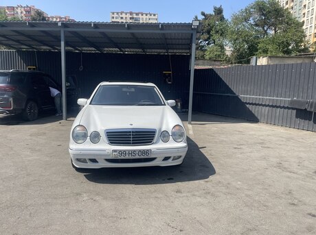 Mercedes E 320