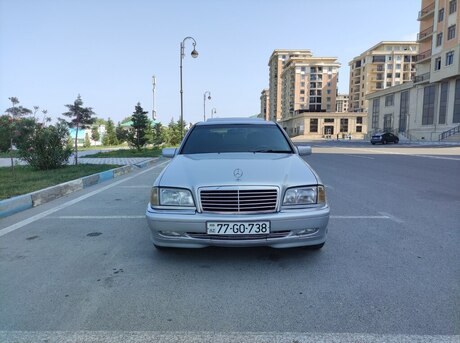 Mercedes C 230