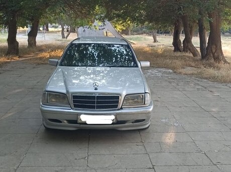 Mercedes C 180