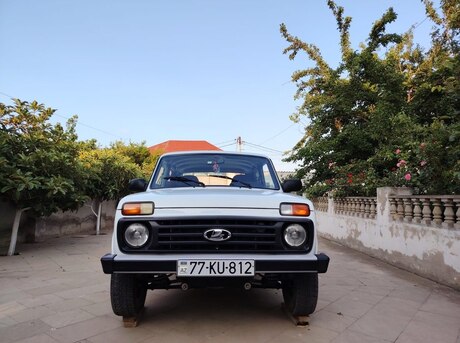 LADA (VAZ) Niva 2015